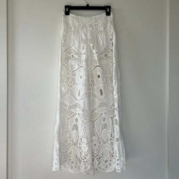 NWT Cult Gaia Cove Cup Up Crochet Pants in White - Picture 3 of 9